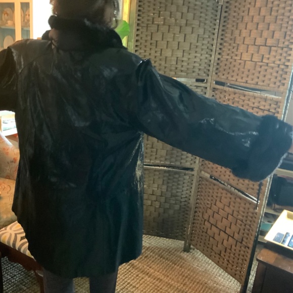 Dero Rocco D’Amelio lazer leather mink collar trimmed black coat - Picture 4 of 4